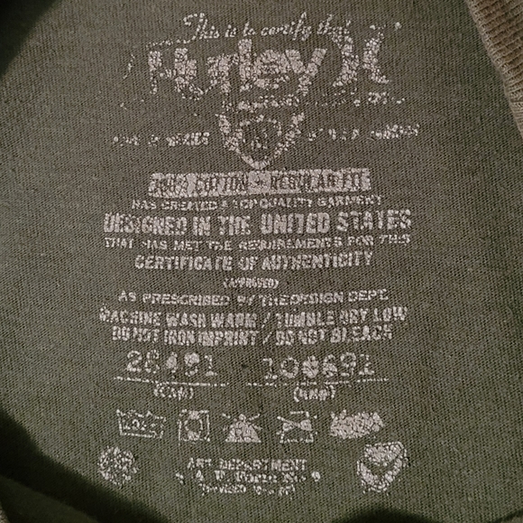 Hurley M t-shirt - Picture 2 of 2